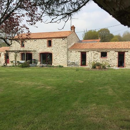 Au Mas Retz De Jade Bed & Breakfast Chauve Exterior photo