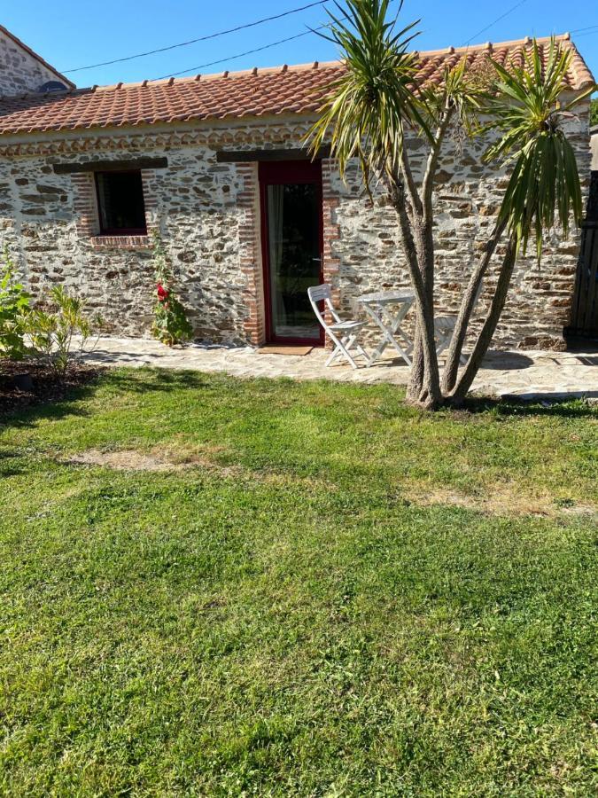 Au Mas Retz De Jade Bed & Breakfast Chauve Exterior photo