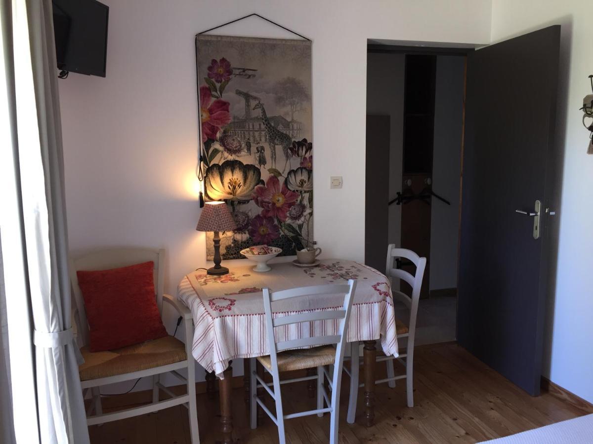 Au Mas Retz De Jade Bed & Breakfast Chauve Exterior photo